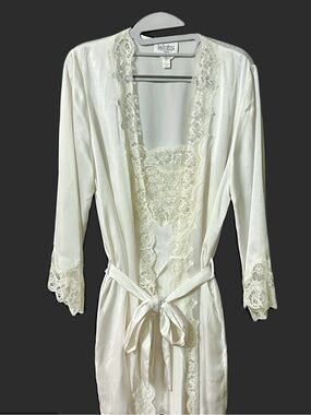 Lejaby Paris Vintage 99” Ivory Lace-Trim Satin Robe with nightgown S